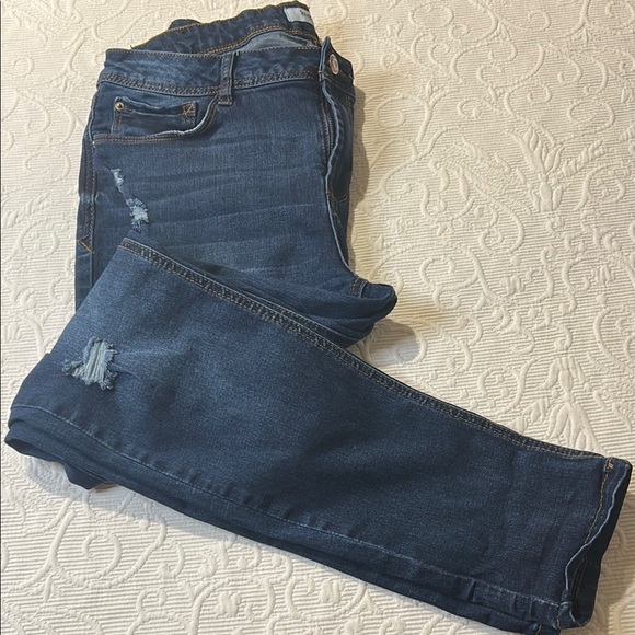 Kensie Blue Effortless Ankle Skinny Jeans with Stretch and Distressed. 10/30 - Picture 2 of 11